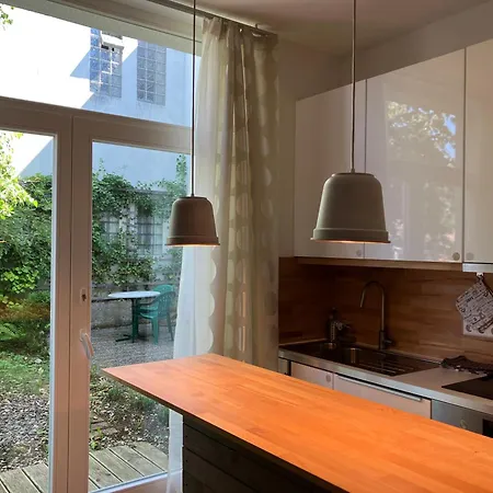 Moderne Studiowohnung In Mit Küche Und Innenhof