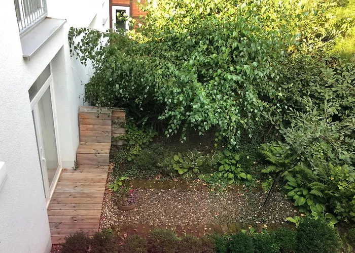 Moderne Studiowohnung In Mit Küche Und Innenhof