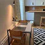 Moderne Studiowohnung In Mit Kueche Und Innenhof 公寓 *