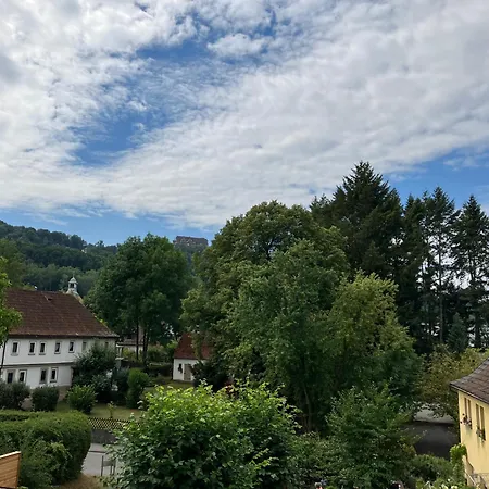 Moderne Studiowohnung In Mit Kueche Und Innenhof