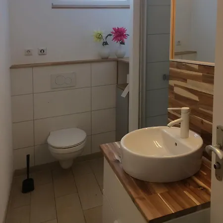 Moderne Studiowohnung In Mit Kueche Und Innenhof Apartment Coburg
